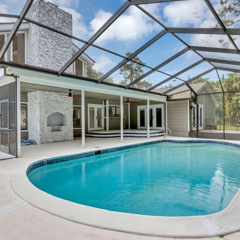 Pool screen cleaning